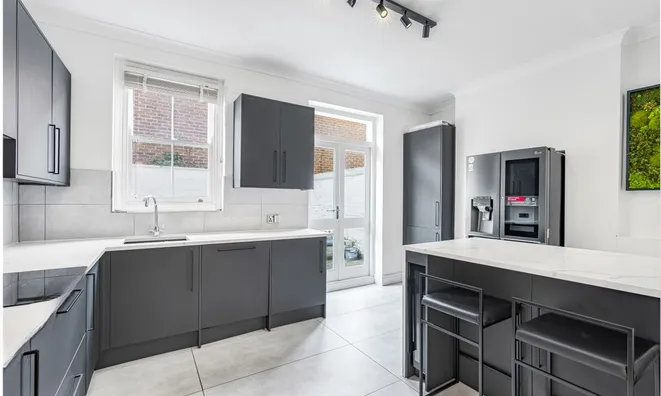 Недвижимость Lots Road, Chelsea: 7