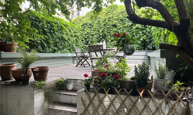 Недвижимость Finborough Road: 8