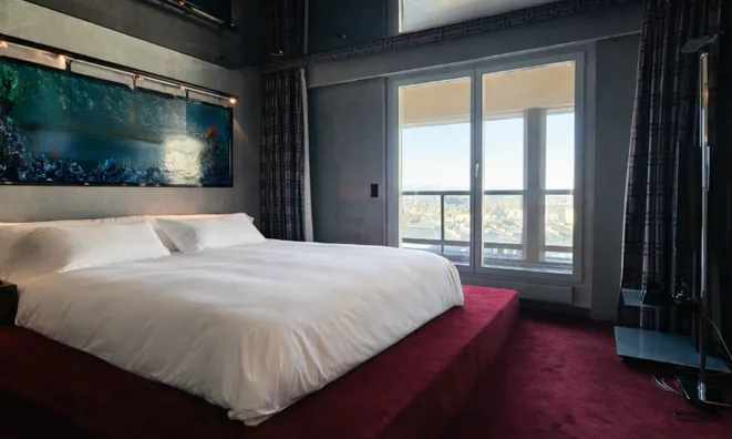 Недвижимость Apartment 5 rooms: 6