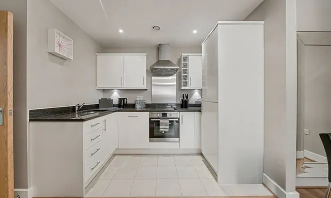 Недвижимость Glenthorne Road: 7