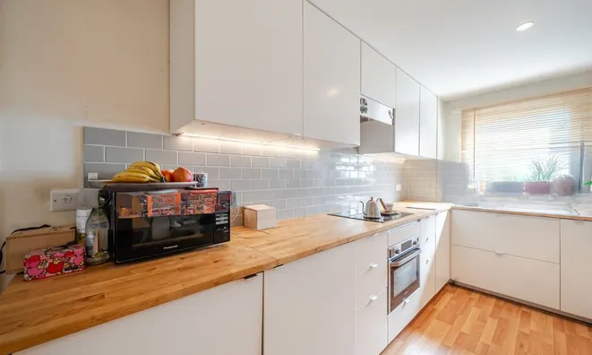 Недвижимость Normandy Place, Bourbon Lane, Shepherd's Bush: 2