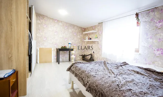 Недвижимость Пятикомнатная и более квартира в Нова Сеча: 3