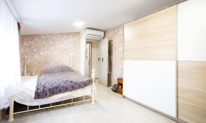 Недвижимость Пятикомнатная и более квартира в Нова Сеча: 6