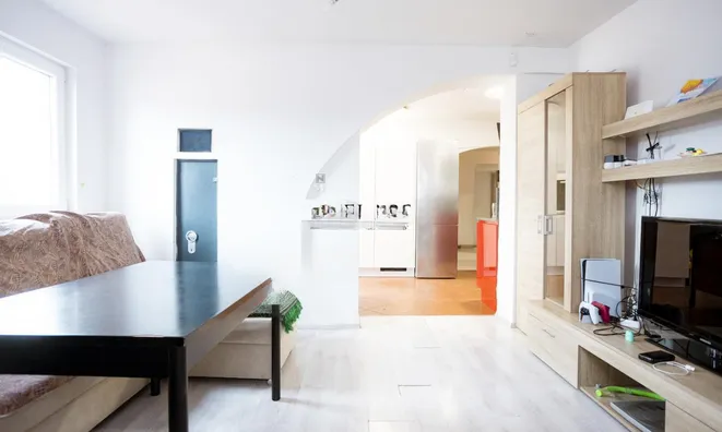 Недвижимость Пятикомнатная и более квартира в Нова Сеча: 12