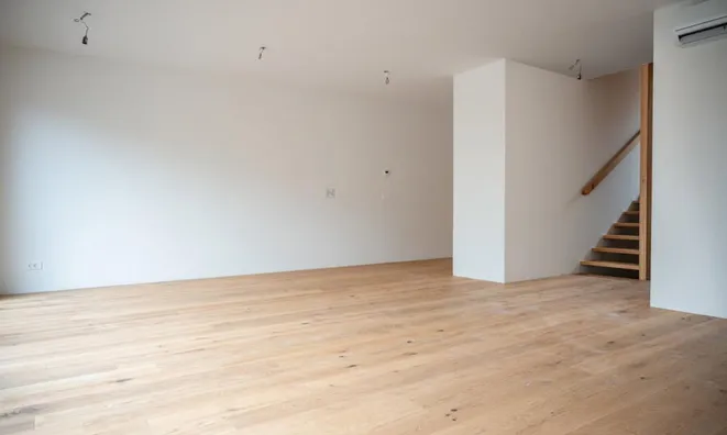 Недвижимость Дом с террасой на озере: 8