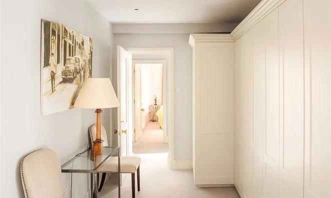 Недвижимость Moreton House, 3-4 Embankment Gardens, Chelsea: 1