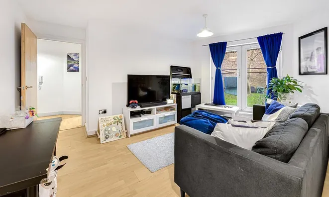 Недвижимость Ferndale Road: 9