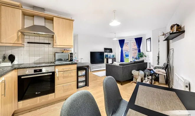 Недвижимость Ferndale Road: 11