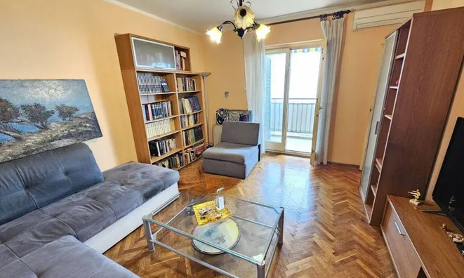 Недвижимость Трёхкомнатная квартира Зора: 2