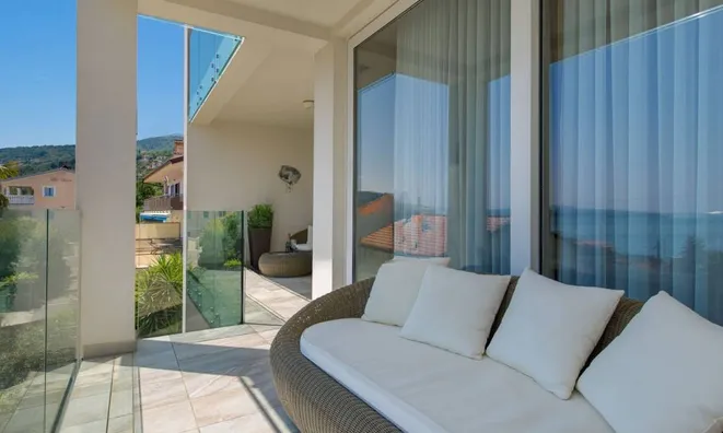 Недвижимость Трёхкомнатная квартира в Опатии: 6