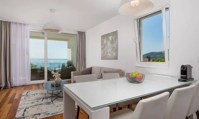 Недвижимость Трёхкомнатная квартира в Опатии: 13