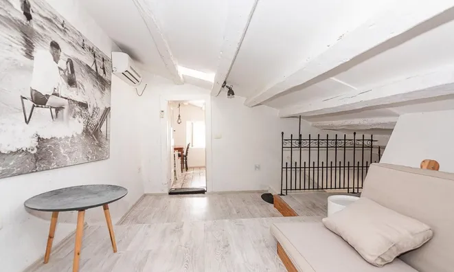 Недвижимость Четырёхкомнатная квартира в Пиране: 17