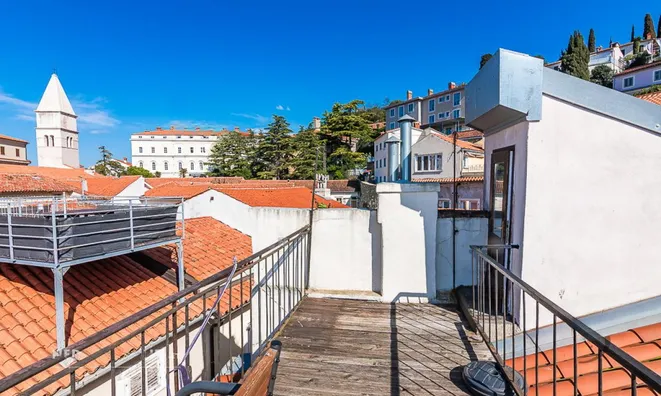 Недвижимость Четырёхкомнатная квартира в Пиране: 22