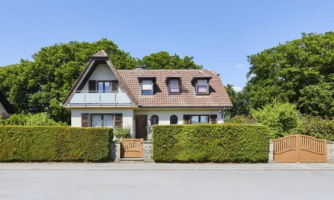 Недвижимость House 4 bedrooms for sale in Senningerberg: 1