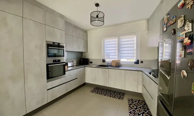 Недвижимость House 4 bedrooms for sale in Kayl: 4