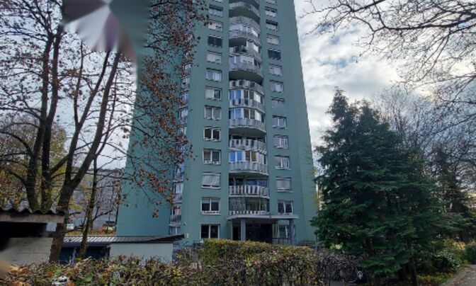 Трёхкомнатная квартира на улице Топнишка
