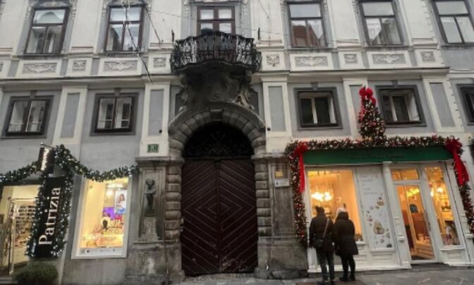 Пятикомнатная квартира в центре