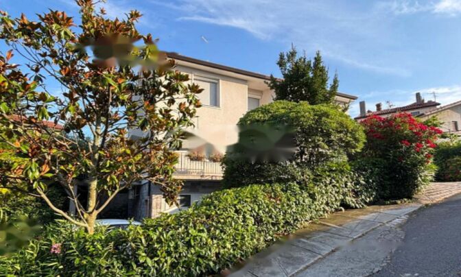 Дом в Изоле