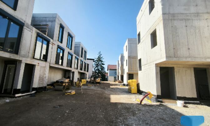 Дом с террасой Новый Любляна Шишка Объект 5