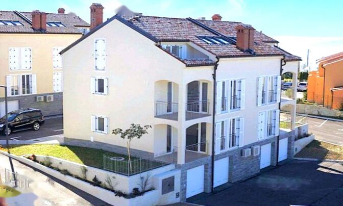 Двухкомнатная квартира Коломбан