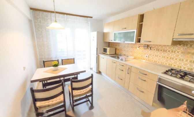 Квартира Пять плюс комнат Пруле