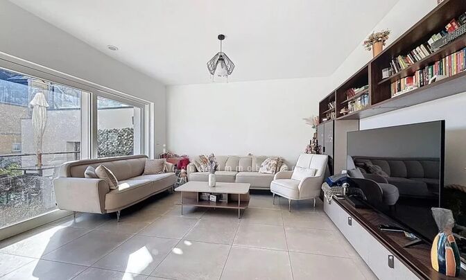 Detached house 6 bedrooms for sale in Filsdorf