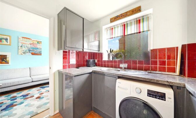 Draycott Close, Cricklewood