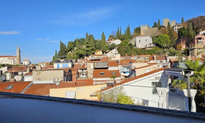 New four-room apartment in Piran