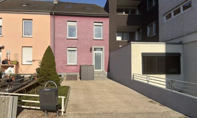 House 5 bedrooms for sale in Bettembourg