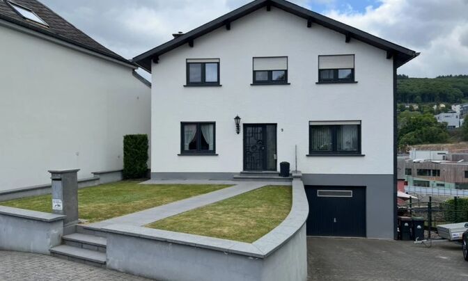 House 4 bedrooms for sale in Wiltz