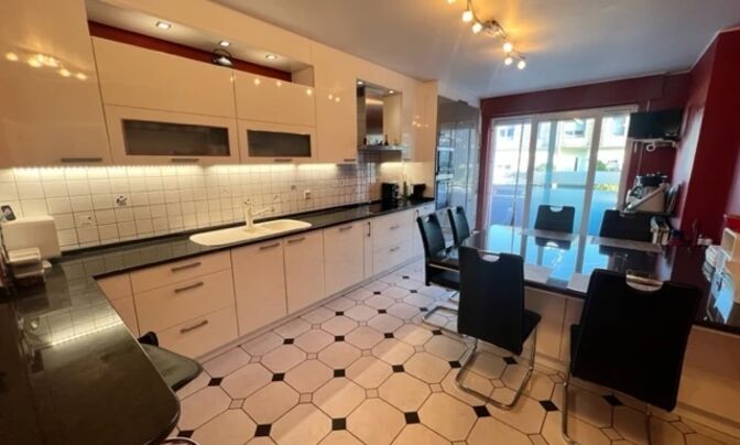 Semi-detached house 5 bedrooms for sale in Dudelange