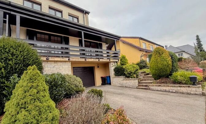 Semi-detached house 5 bedrooms for sale in Hesperange