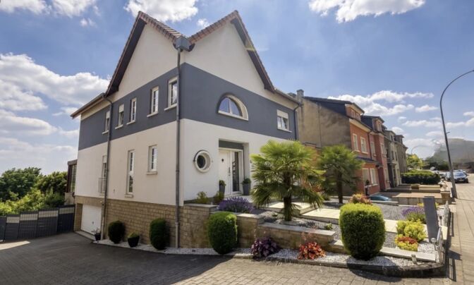 Detached house 4 bedrooms for sale in Belvaux