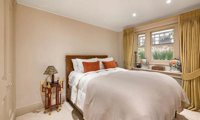 Egerton Gardens, Knightsbridge