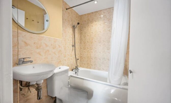 24-25 Kensington Gardens Square, Bayswater