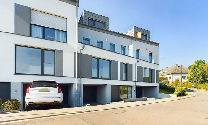 Triplex 3 bedrooms for sale in Oetrange