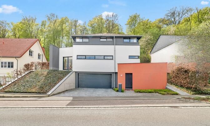 Detached house 5 bedrooms for sale in Eischen