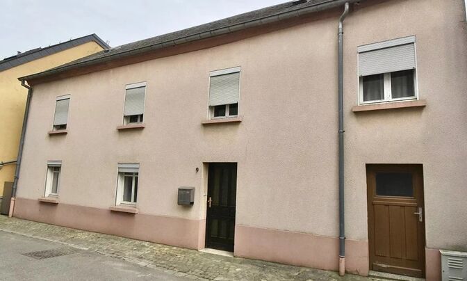 Detached house 4 bedrooms for sale in Wiltz