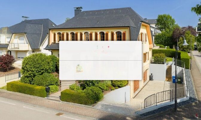 Villa 3 bedrooms for sale in Bertrange