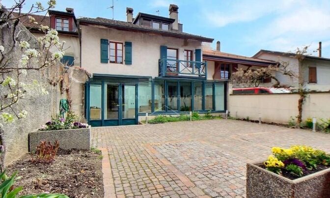 Single house 8 rooms