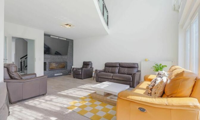 Semi-detached house 6 bedrooms for sale in Wiltz