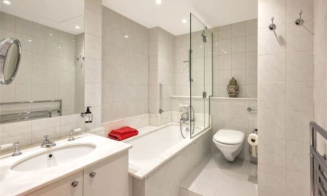 Sloane Court West