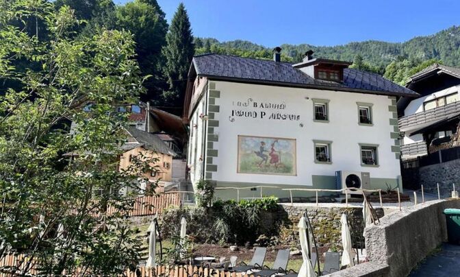 House, Kropa