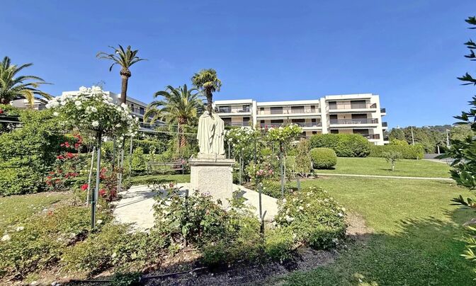 Property Type: House
Location: Cannes, Californie

Final Name:

House Cannes