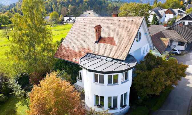House, Bled