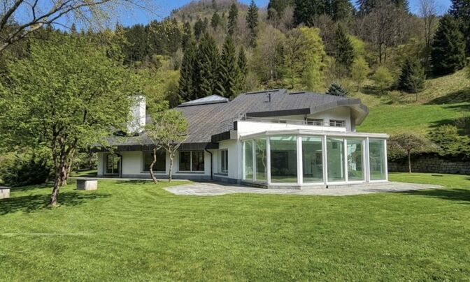 House, Trzic