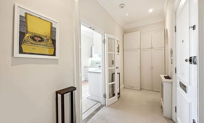 Sloane Court West