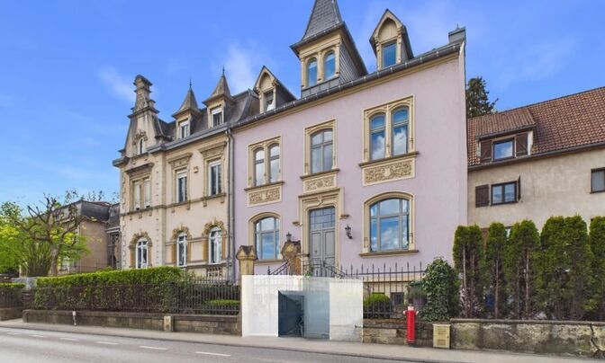 Townhouse 5 bedrooms for sale in Niederkorn