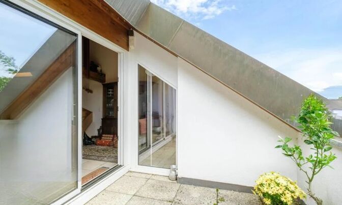 Attic flat 6 rooms