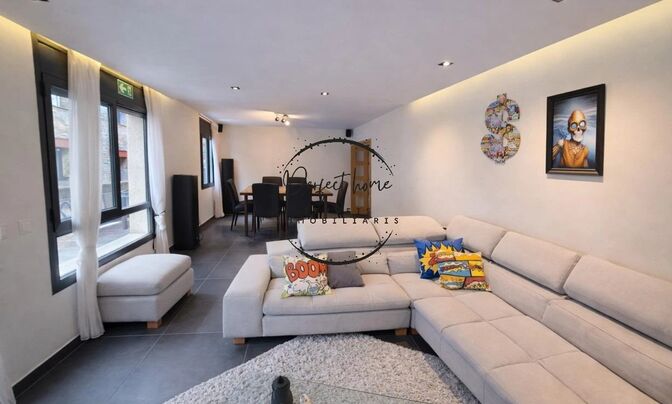 Exclusive ground floor with private garden in La Cortinada